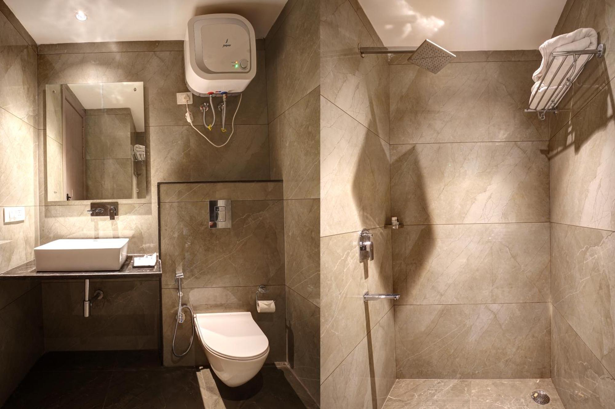 Iva Premium Delhi Airport With Airport Drop Ξενοδοχείο Νέο Δελχί Εξωτερικό φωτογραφία