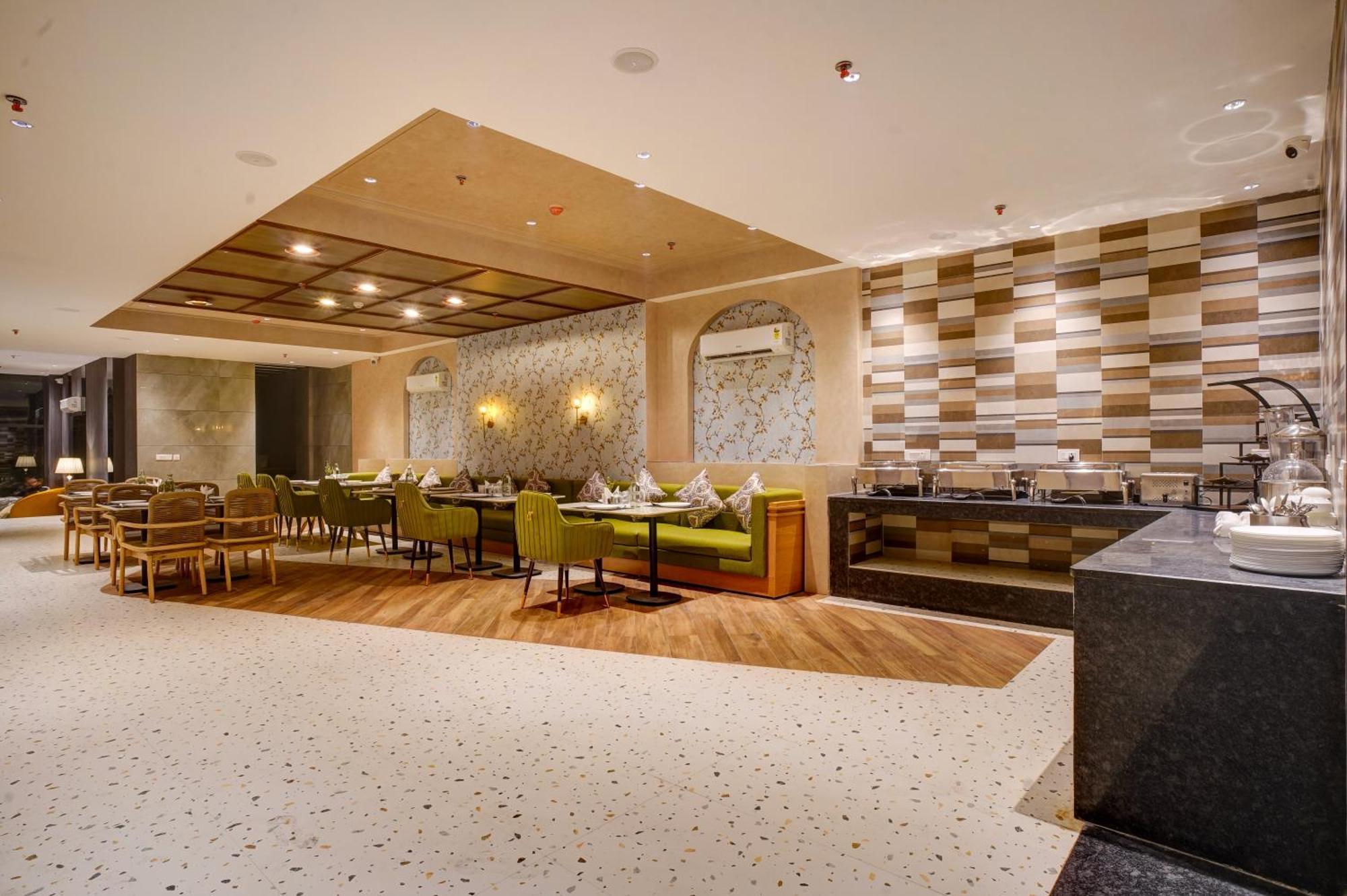 Iva Premium Delhi Airport With Airport Drop Ξενοδοχείο Νέο Δελχί Εξωτερικό φωτογραφία