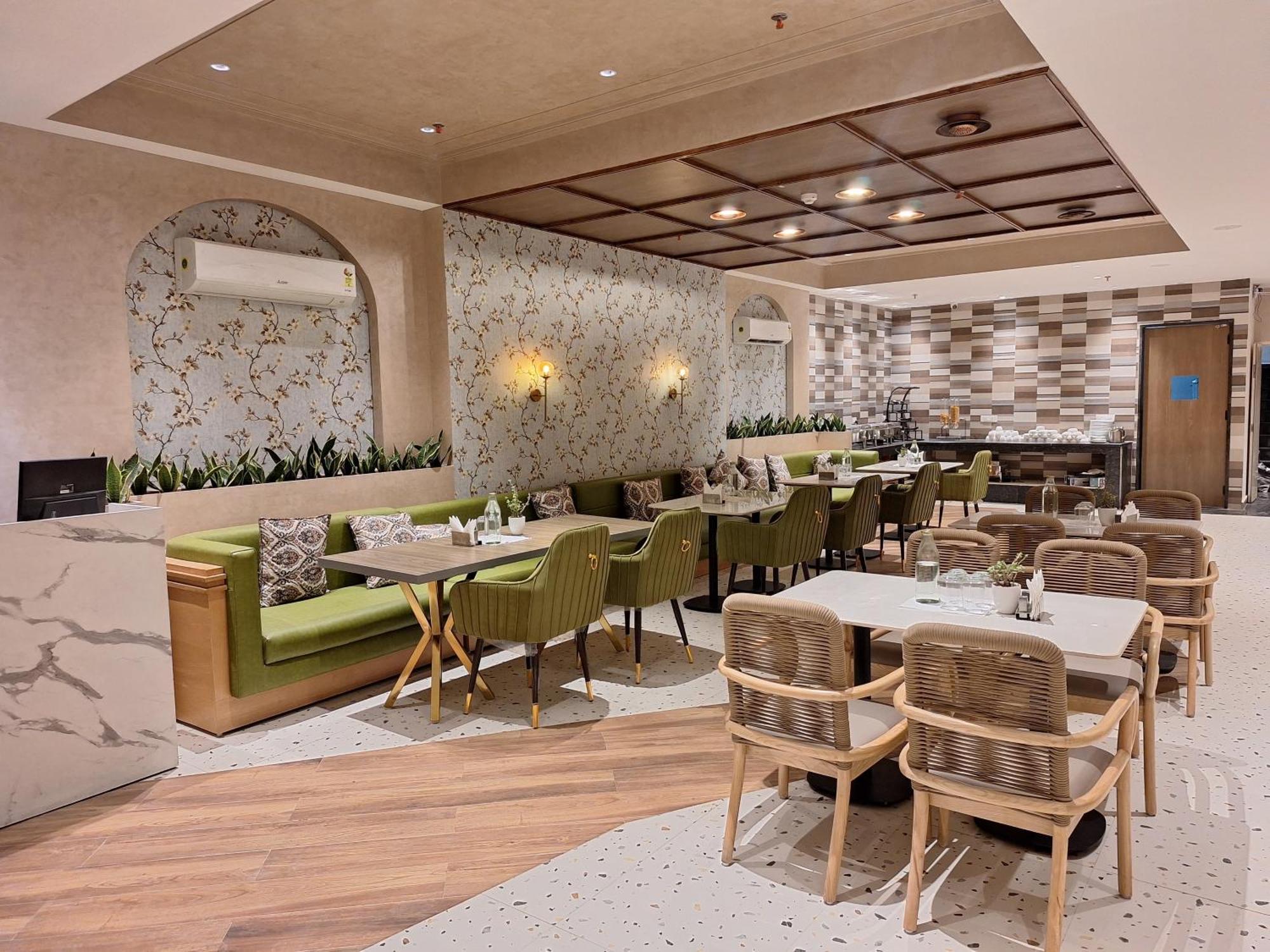 Iva Premium Delhi Airport With Airport Drop Ξενοδοχείο Νέο Δελχί Εξωτερικό φωτογραφία